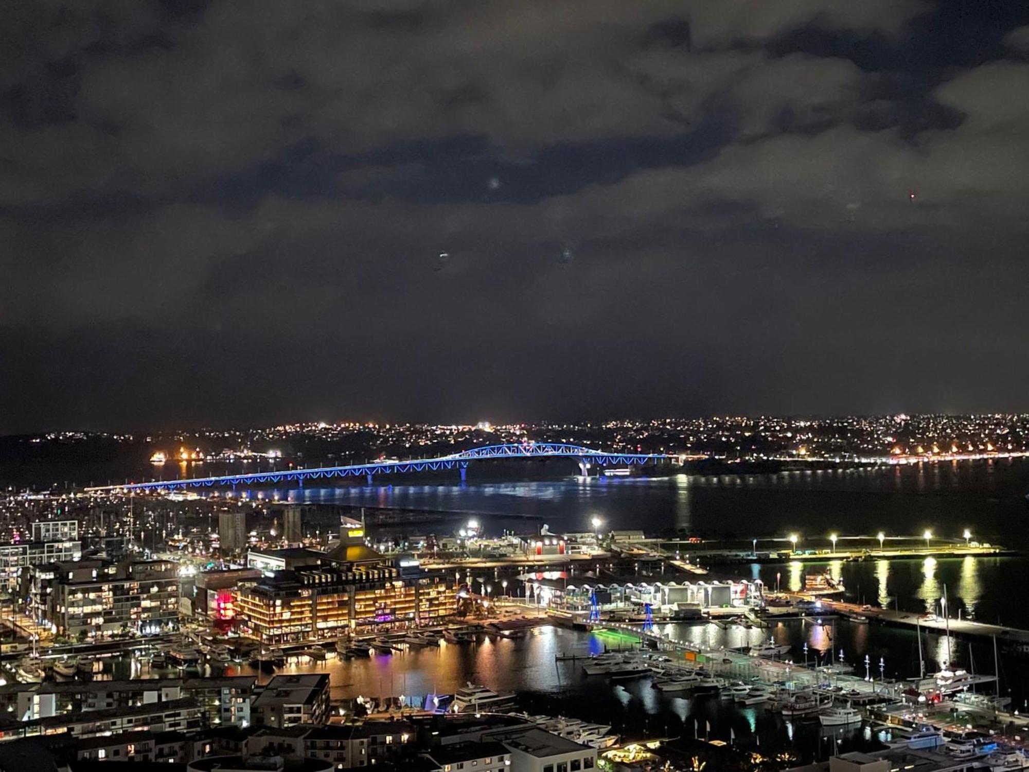 Top Floor Harbour View And Skytower View Apartment In Cbd Auckland Ngoại thất bức ảnh
